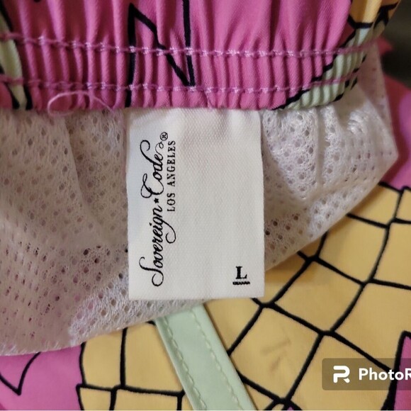 NWOT! Sovereign Code Swim Trunks Size L! - Picture 4 of 4